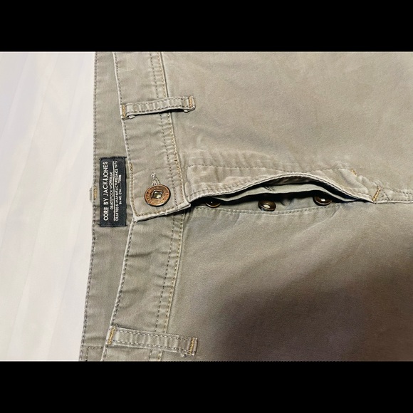 Jack & Jones kaki pants size 30/32” - Picture 6 of 7